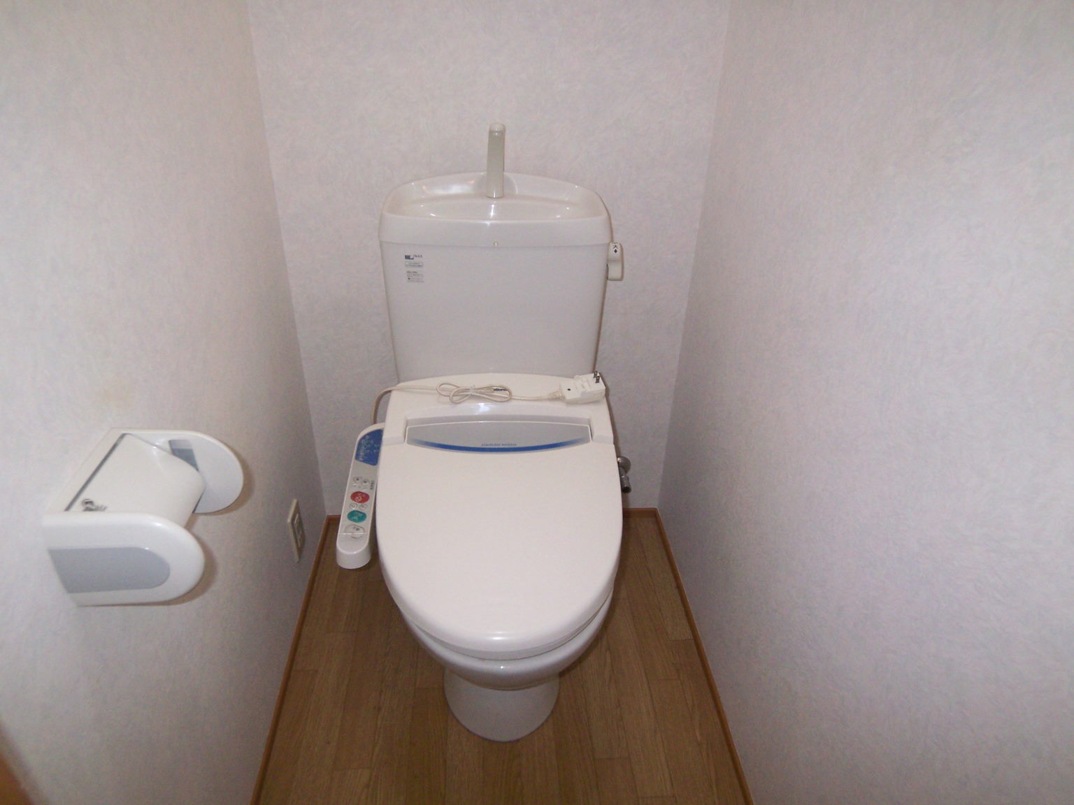 トイレ　ウォシュレット付き、清潔なトイレです。