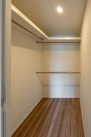 収納　１．５帖の収納力十分なウォークインクローゼット