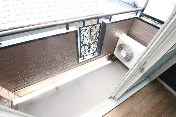 バルコニー　※別の部屋の写真です。