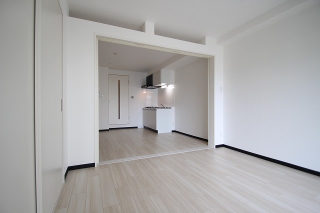 居室・リビング　同物件別号室の写真です。