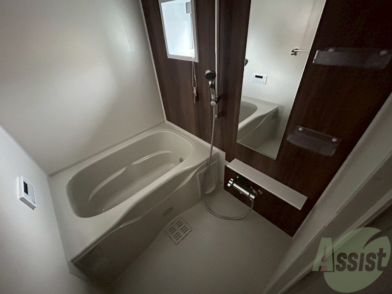 バス・シャワールーム　ゆったりくつろげそうな浴室です。一日の疲れを癒しましょう。