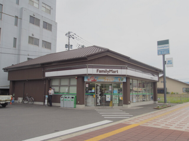 コンビニ　ファミリーマート武雄温泉駅前通り店（コンビニ）まで975m