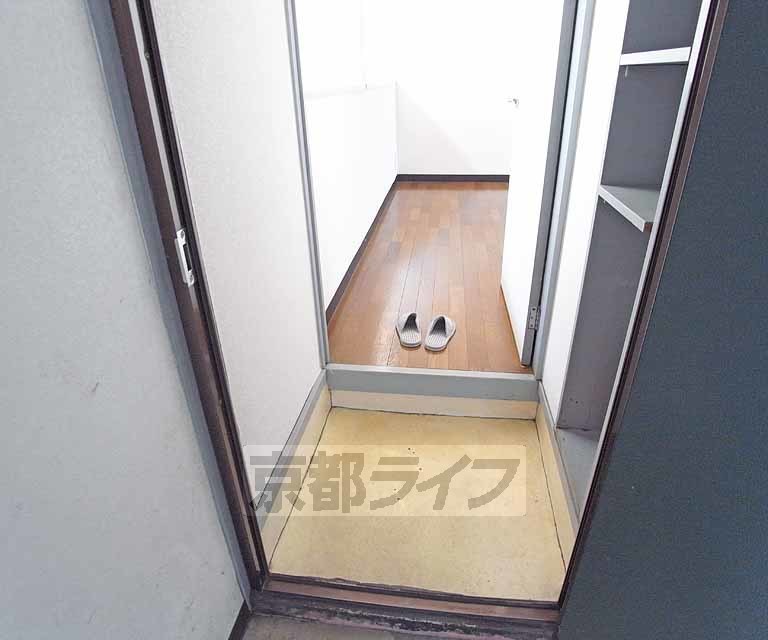 その他部屋・スペース　明るい廊下です。