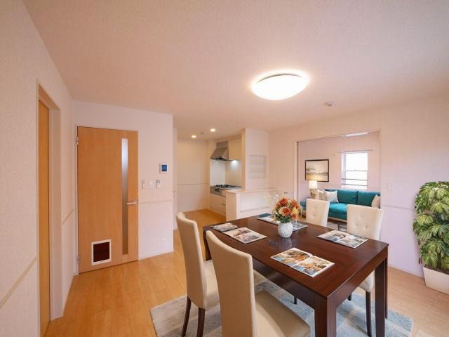 居室・リビング　CGで家具等を配置したもので家具等は含まれません