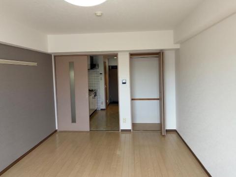 居室・リビング　室内