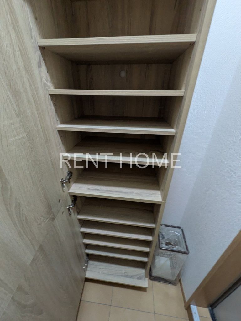 玄関　シューズボックスあります