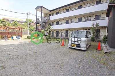 駐車場　車をお持ちの方に嬉しい駐車場付きの物件です