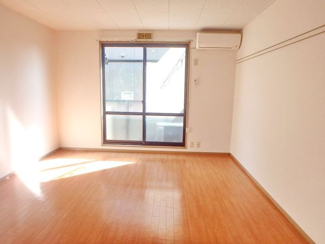 居室・リビング　★広々お部屋★