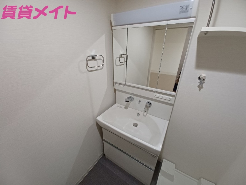 洗面設備　同型参考写真