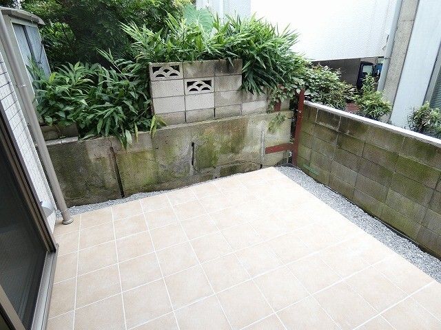 バルコニー　テラス