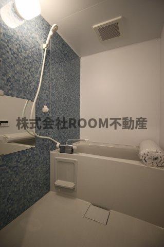 バス・シャワールーム　落ち着いた空間のお風呂です