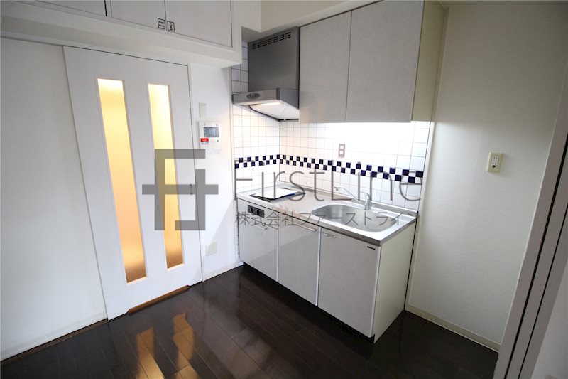 キッチン　本物件他号室の写真です。