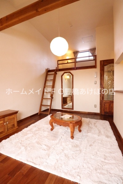 居室・リビング　同型別部屋写真