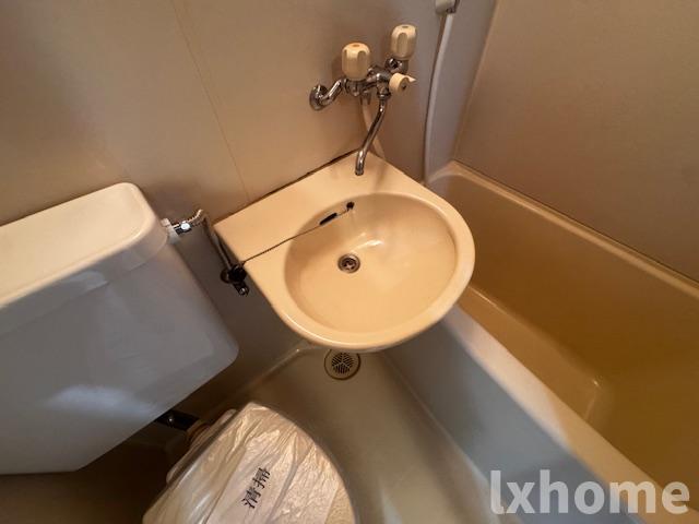 洗面設備　脱衣スペースもあります