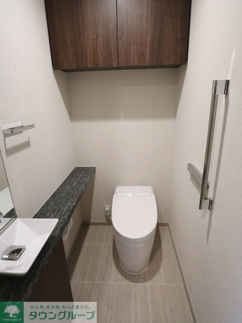 トイレ　※写真は同タイプ住戸です。