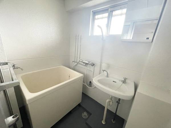 バス・シャワールーム　ビレッジハウスの同一物件・同一タイプの間取りの写真です