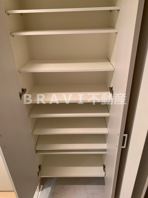 収納　【スワンズシティ天満橋】シューズボックス