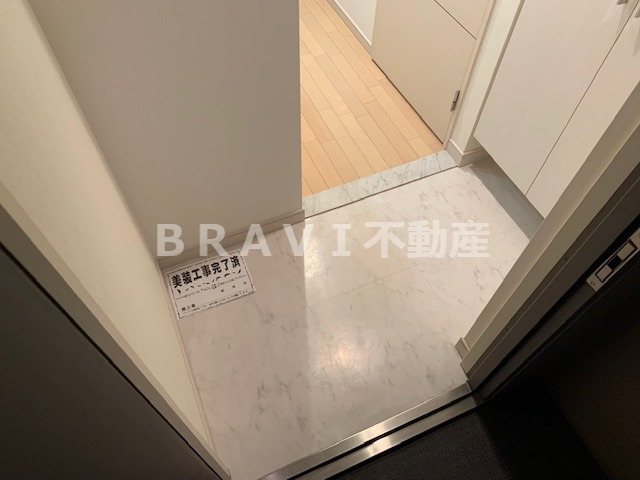 玄関　【スワンズシティ天満橋】きれいな玄関です