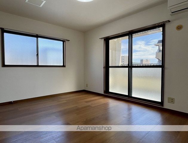 メイン新屋敷の居間写真