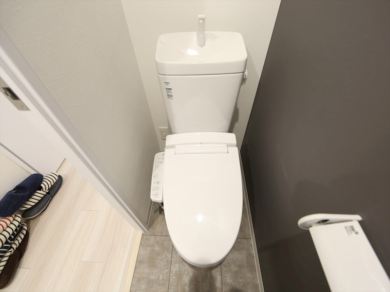 トイレ　温水洗浄暖房便座付トイレ