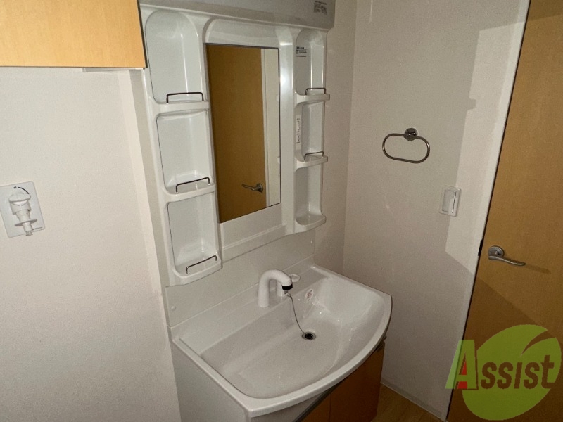 洗面設備　洗面台は独立しています。朝の身支度はこちらでどうぞ～