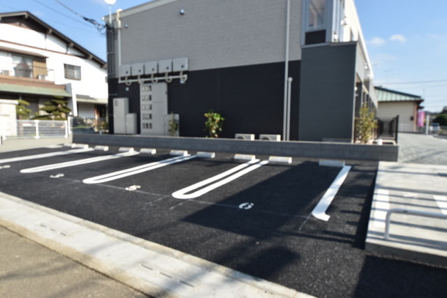 駐車場　★敷地内に駐車場がございます★