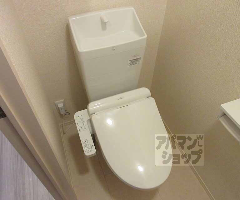 トイレ　ウォシュレット付き！