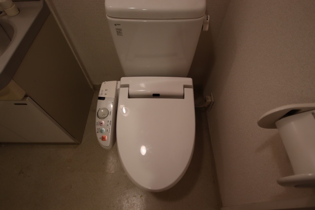 トイレ　※別室の参考写真の為、現況優先です。