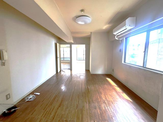 居室・リビング　居室　クリーニング前