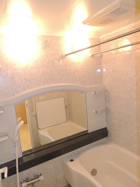 バス・シャワールーム　☆ゆっくりくつろげるお風呂☆
