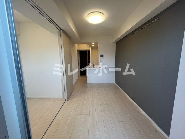 居室・リビング　同建物内別のお部屋の参考写真になります。