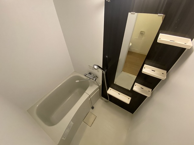 バス・シャワールーム　写真は反転タイプになりますので、写真はイメージとなります。
