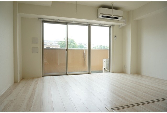 居室・リビング　使いやすい形の為、レイアウトを楽しめます♪