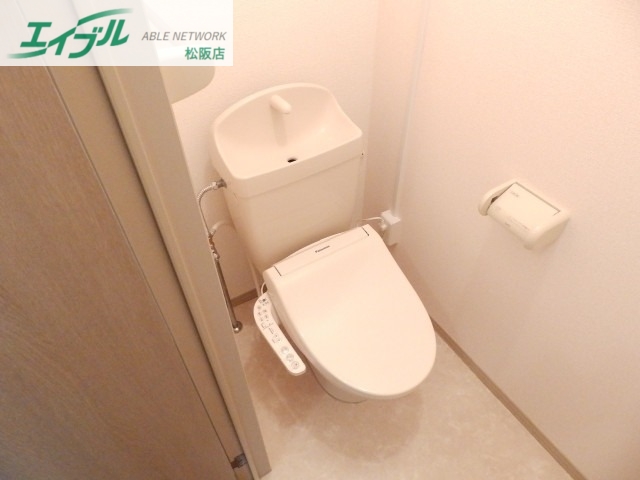 トイレ　同型参考写真