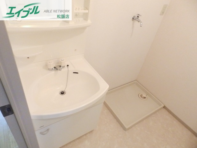 洗面設備　同型参考写真
