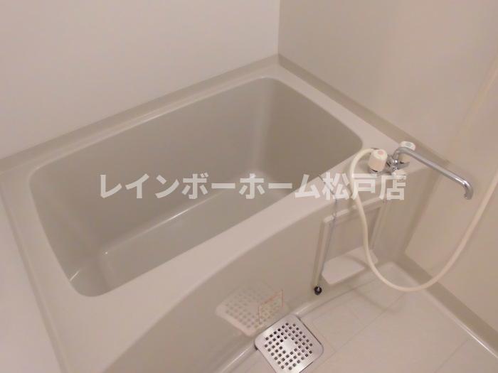 バス・シャワールーム　お風呂で日々の疲れを落としましょう