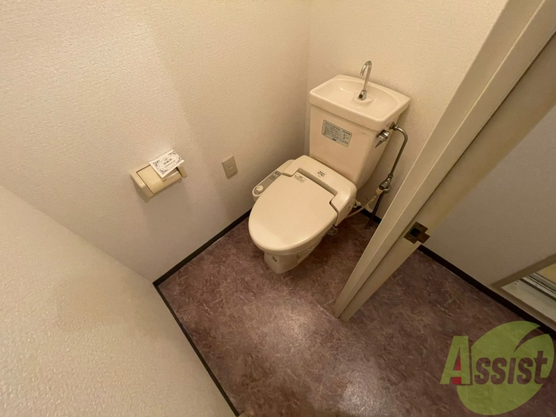 トイレ　トイレです。ウォシュレット付を探している方、おすすめです。