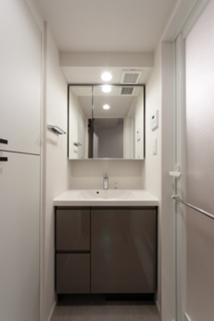 洗面設備　※写真は同タイプ住戸です。
