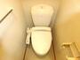 トイレ　温水洗浄便座付のトイレです☆