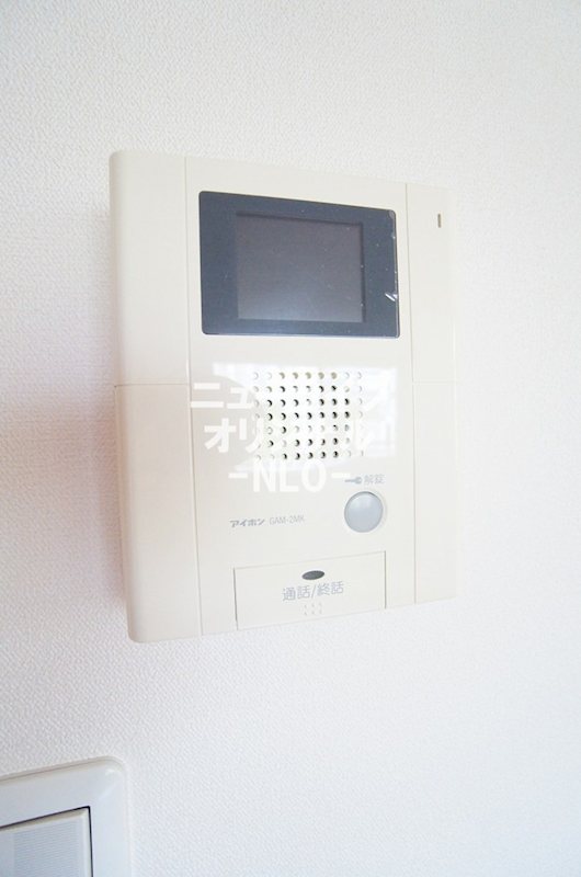 セキュリティ　来訪者を確認出来るモニター付きのインターホンで安心！