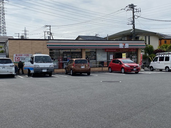 コンビニ　セブンイレブン 八王子大塚店（コンビニ）まで238m