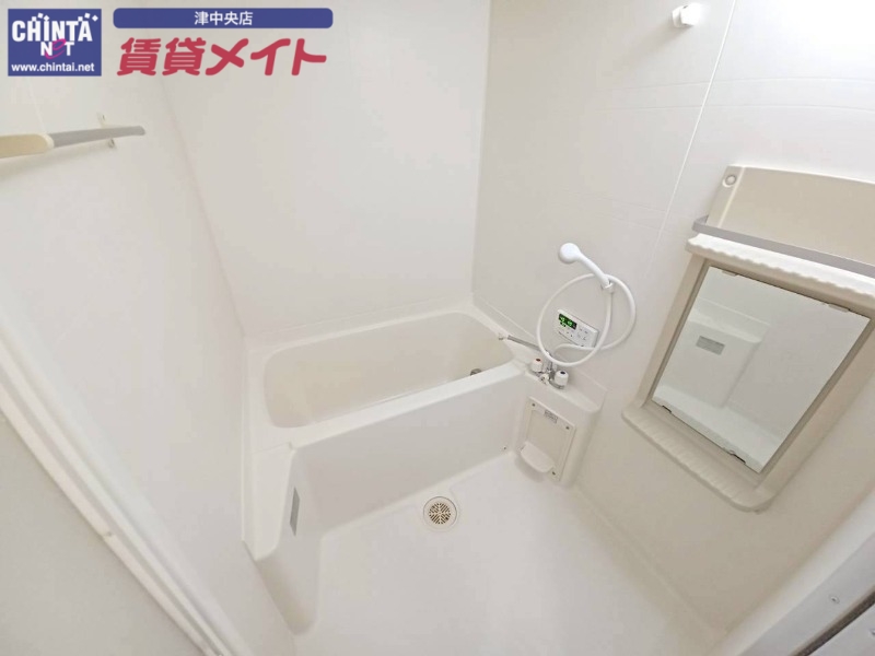 バス・シャワールーム　同物件別室写真反転
