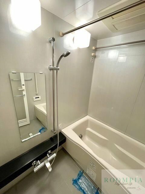 バス・シャワールーム　※同タイプの別のお部屋です。