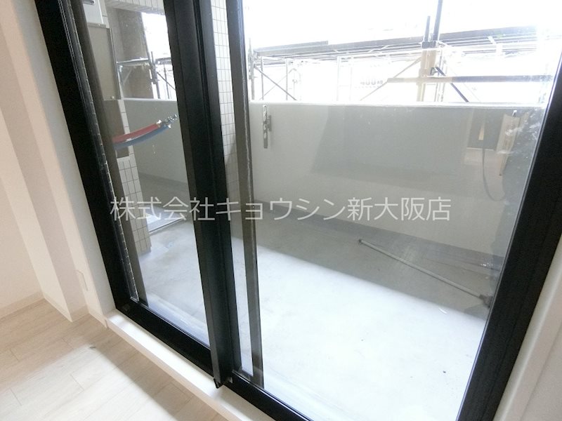 バルコニー　同一タイプ。別部屋写真。