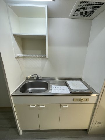 キッチン　同マンション反転タイプの間取り写真
