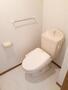 トイレ　うれしいシャワー付きのトイレです！