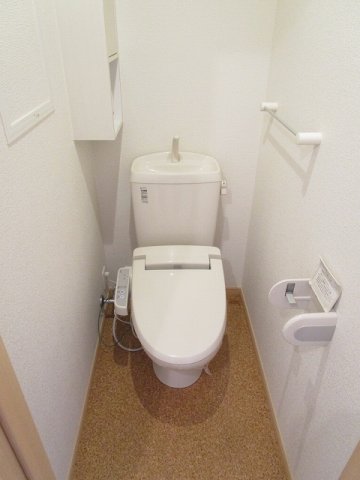 トイレ　清潔感のあるトイレです
