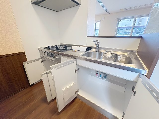キッチン　掲載写真は空室の別部屋を掲載しております。実際のお部屋と仕様