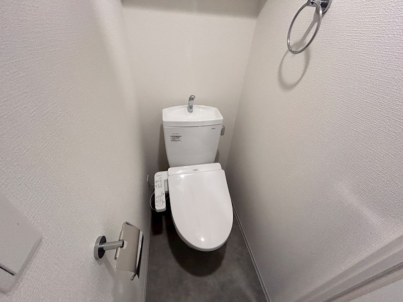セレニテ西元町アリエのトイレ写真