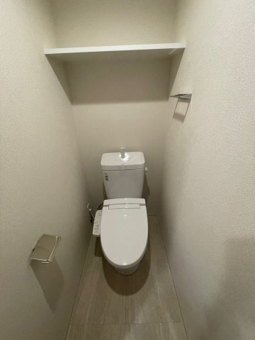 プレサンス ジェネ 四日市中央通りのトイレ写真